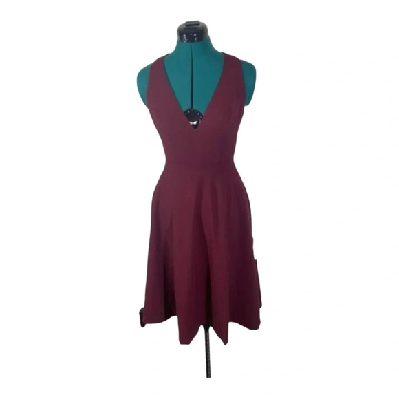 Dress the Population Catalina Crepe‎ V-Neck Sleeveless Fit-and-Flare Dress NWT - Picture 3 of 9
